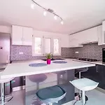 Ro-ma Villa *