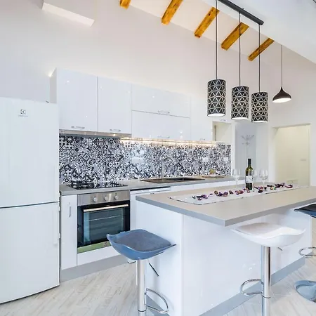 Ro-ma ヴィラ スラノ