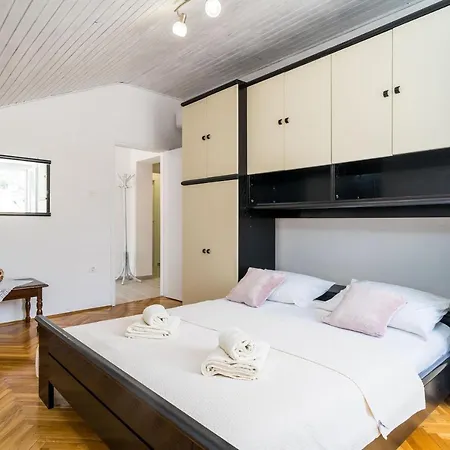 Ro-ma Villa *