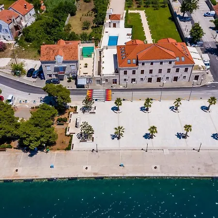 Ro-ma Vila *